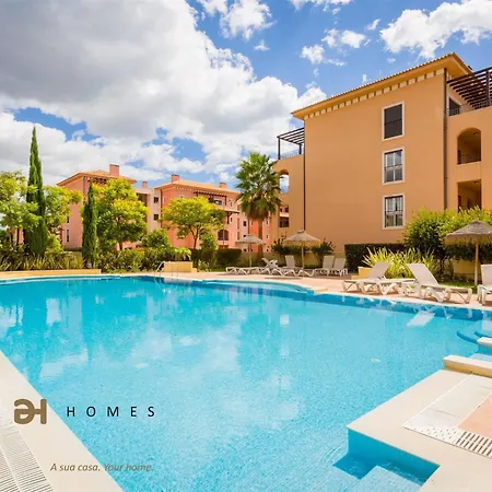 Greice Homes-luxury 2 Bed En-suite South Facing & Golf View Appartement