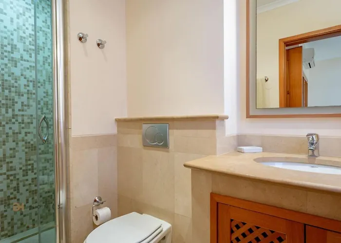 Lägenhet Greice Homes-luxury 2 Bed En-suite South Facing & Golf View *