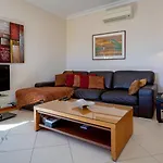 Greice Homes-luxury 2 Bed En-suite South Facing & Golf View דירה *