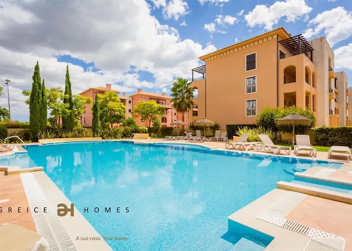 Greice Homes-luxury 2 Bed En-suite South Facing & Golf View Appartement