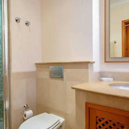 Apartment Greice Homes-luxury 2 Bed En-suite South Facing & Golf View *
