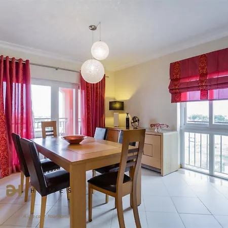 Greice Homes-luxury 2 Bed En-suite South Facing & Golf View *