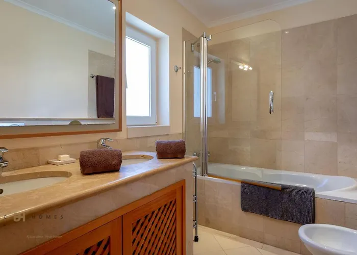 Greice Homes-luxury 2 Bed En-suite South Facing & Golf View 公寓 奎特里拉